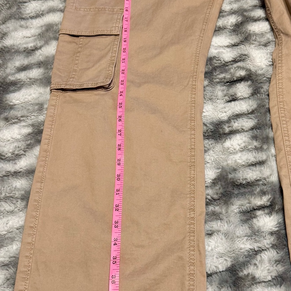 Hollister Ultra High-Rise Baggy Cargo Pants Size 2R - Picture 5 of 7